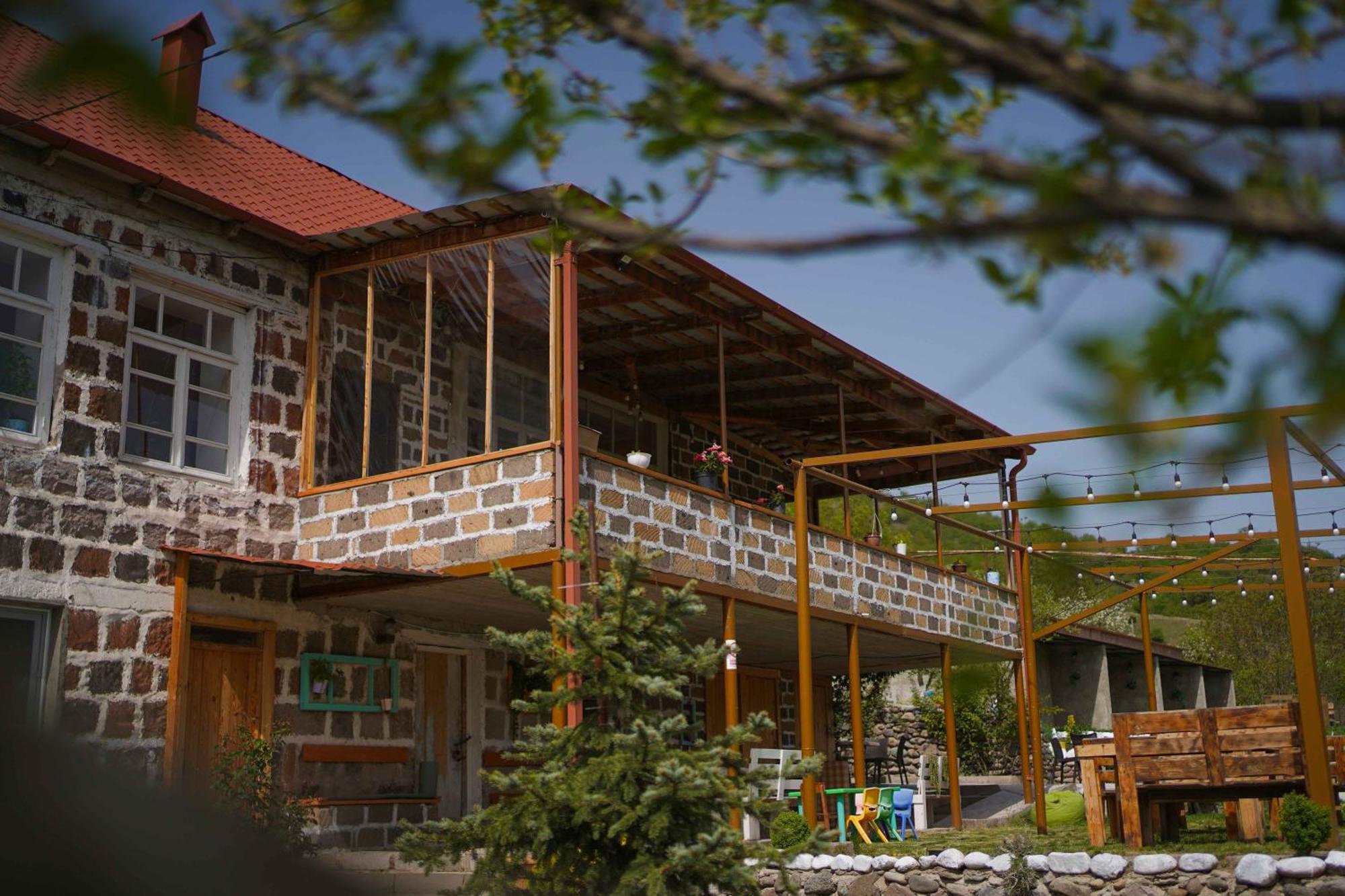 Chamich Guesthouse Debed Екстериор снимка
